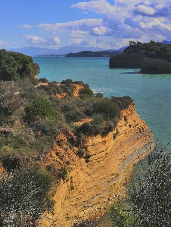 Megali Beach Nikos Сидари Екстериор снимка